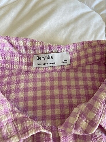 m Beden Bershka gömlek