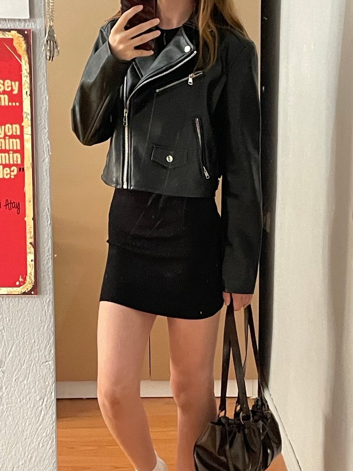 Siyah Deri Ceket Bershka - Görsel 2