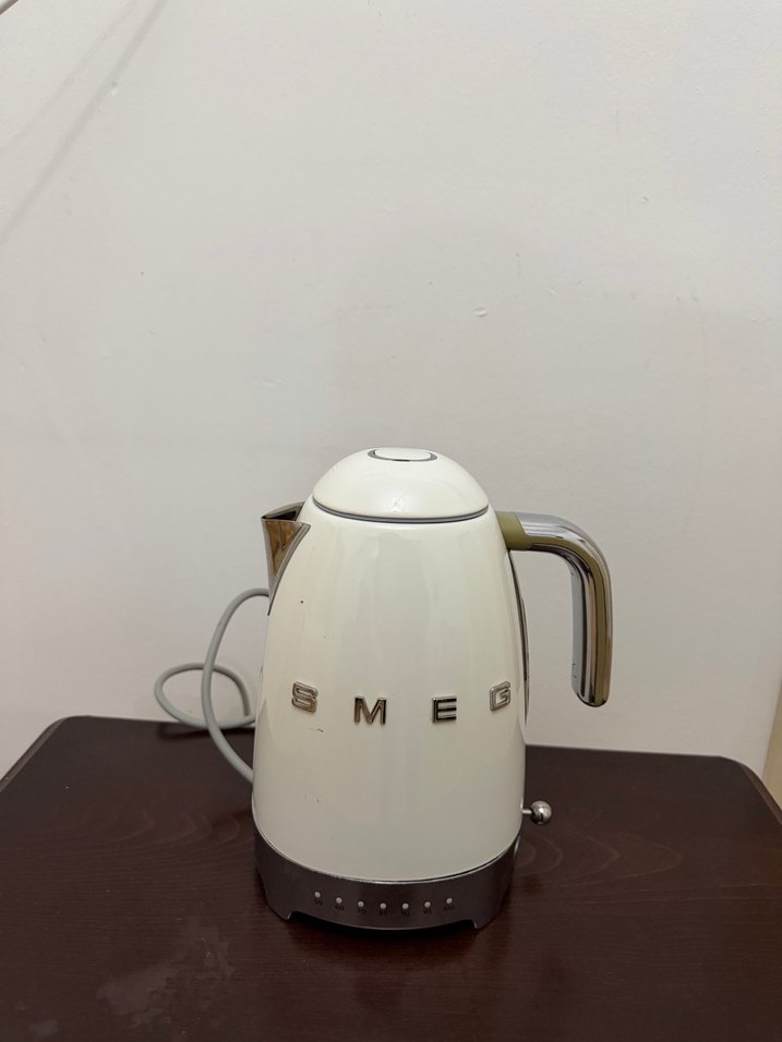 Smeg Beyaz Kettle - Görsel 2