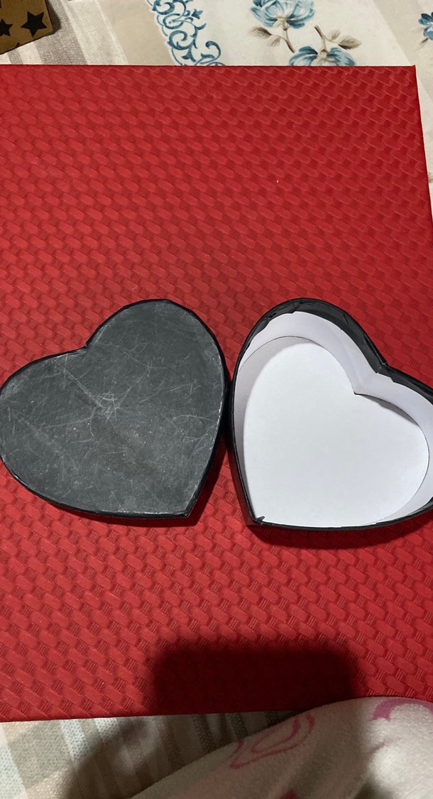 Siyah Kalp Şekilli hediye kutusu - Görsel 2