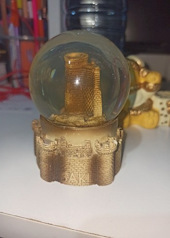 Altın Renkli Kale Temalı Kar Küresi - Görsel 2