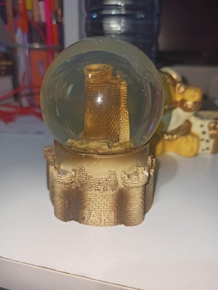 Altın Renkli Kale Temalı Kar Küresi - Görsel 2