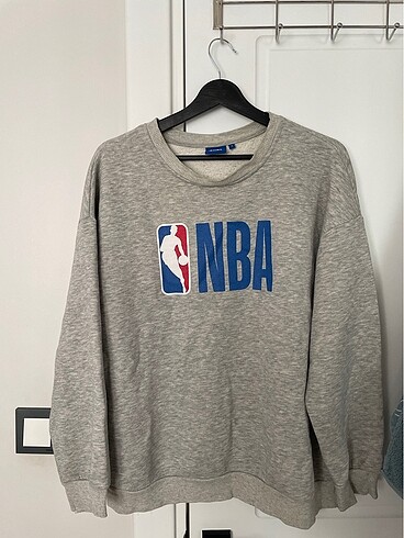 oversize sweatshirt