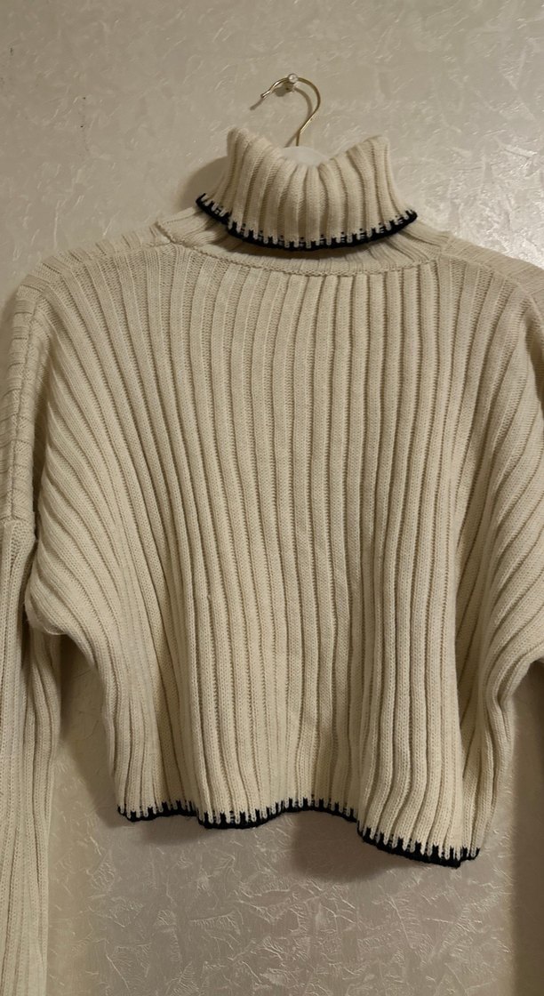 Kadın Beyaz Boğazlı Triko Kazak - Görsel 2