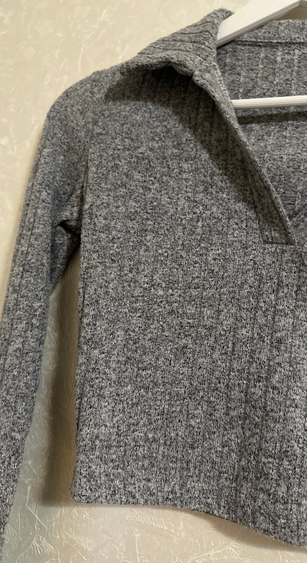 Gri V Yaka Uzun Kollu Örgü Kadın Kazak - Görsel 3