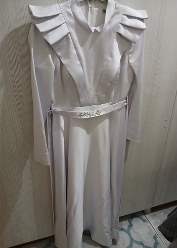 Uzun Kollu Beyaz Kadın Abiye Elbise - Görsel 3