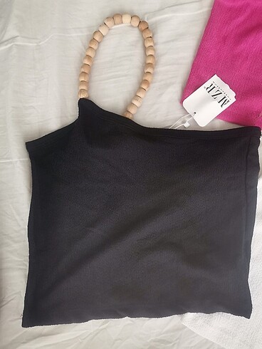 Tek omuzlu boncuk detaylı crop