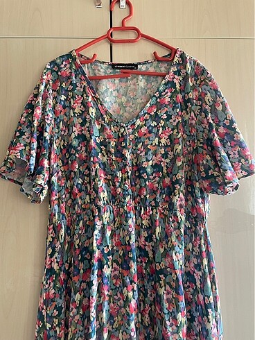 LC Waikiki Çiçekli midi elbise