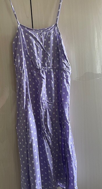 LC Waikiki Puantiyeli lila elbise