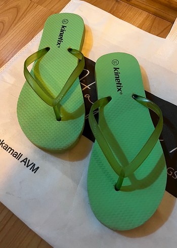Yeşil Kadın Parmak Arası Terlik - Görsel 3