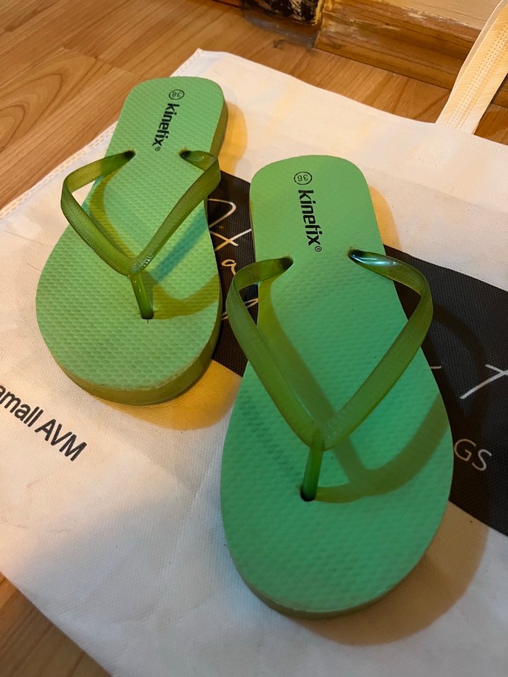 Yeşil Kadın Parmak Arası Terlik - Görsel 2