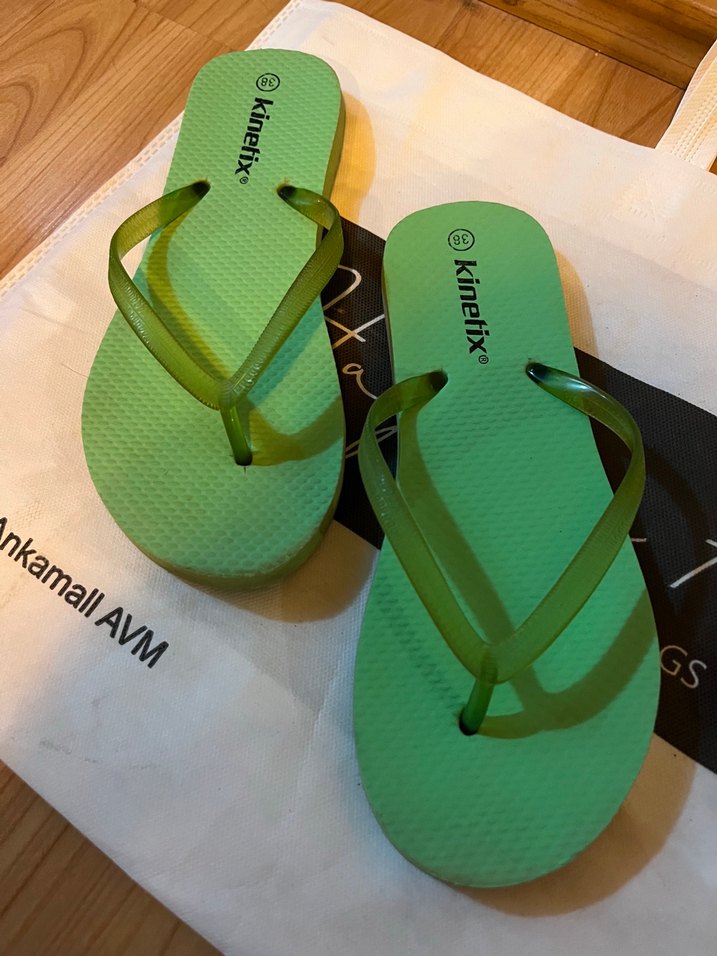 Yeşil Kadın Parmak Arası Terlik - Görsel 3