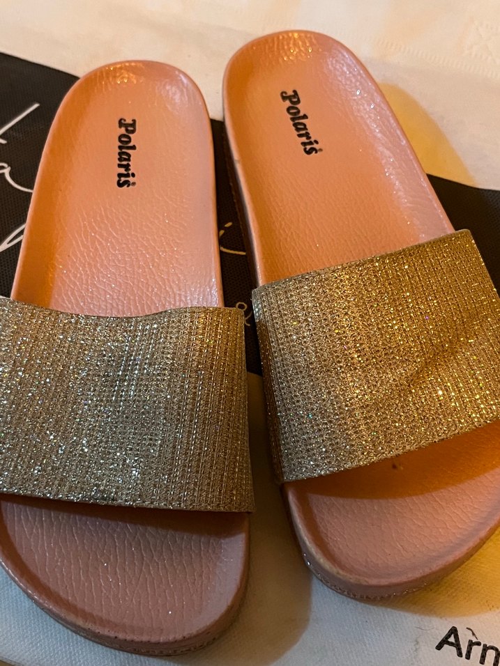 Buckle detaylı parlak altın kadın terlik - Görsel 3