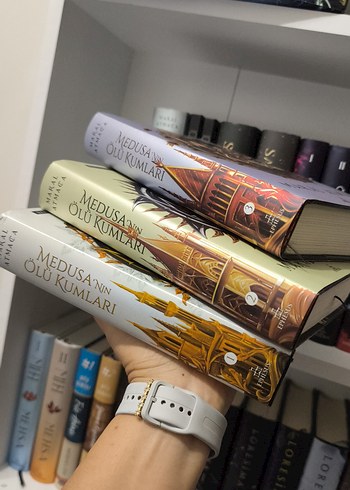 Beden Renk Medusa'nın Ölü Kumları - Maral Atmaca 1 2 ve 3