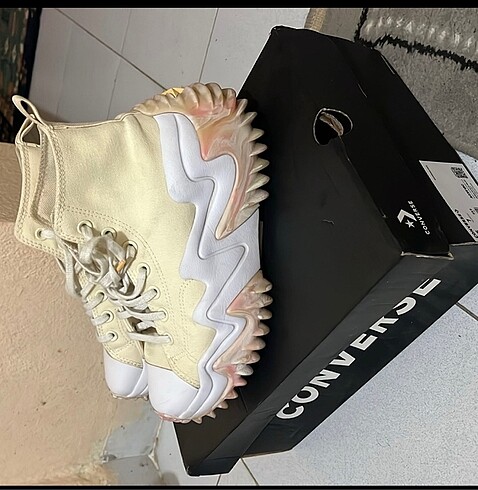 Converse run star motion