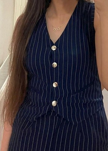m Beden alt üst çizgili takım elbise