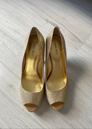 Nine West Kadın Altın Simli Dolgu Topuklu Ayakkabı