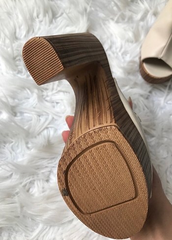 Bej Fermuarlı Platform Topuklu Kadın Ayakkabı - Görsel 3