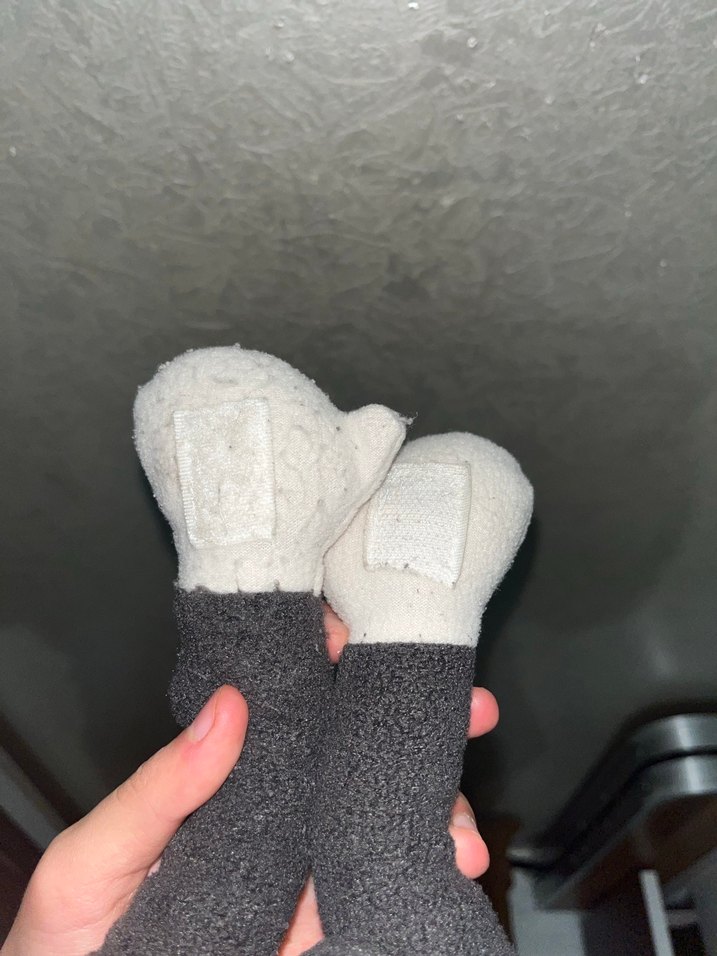 Koyu Gri Peluş Maymun Oyuncak - Görsel 3