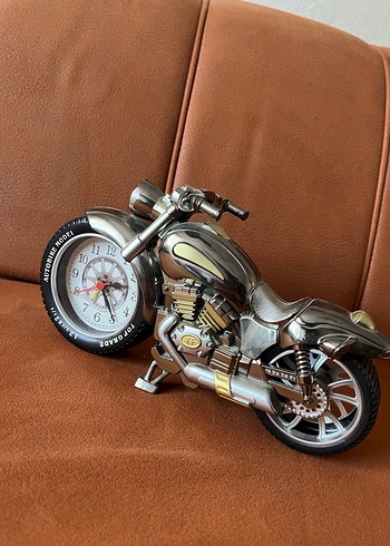 Motosiklet tasarımlı saat - Görsel 3
