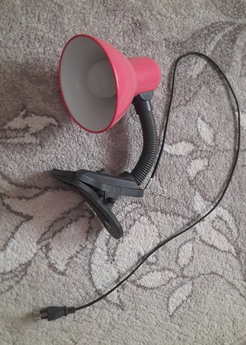 Diğer Pembe Renkli Klipsli Masa Lambası