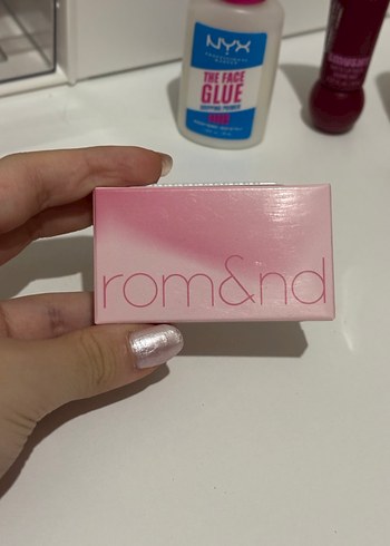 rom&nd Pembe Allık