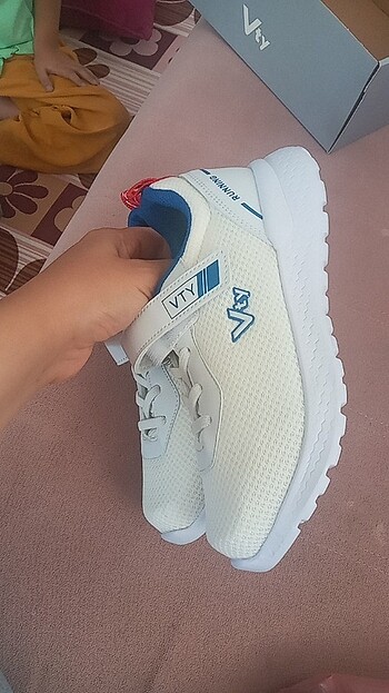 34 Beden beyaz Renk Spor ayakkabi