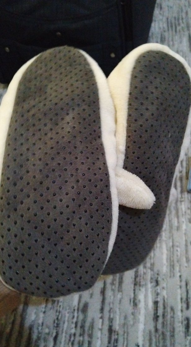 Kızlar için Beyaz Nakışlı Kürklü Ev Terliği - Görsel 2