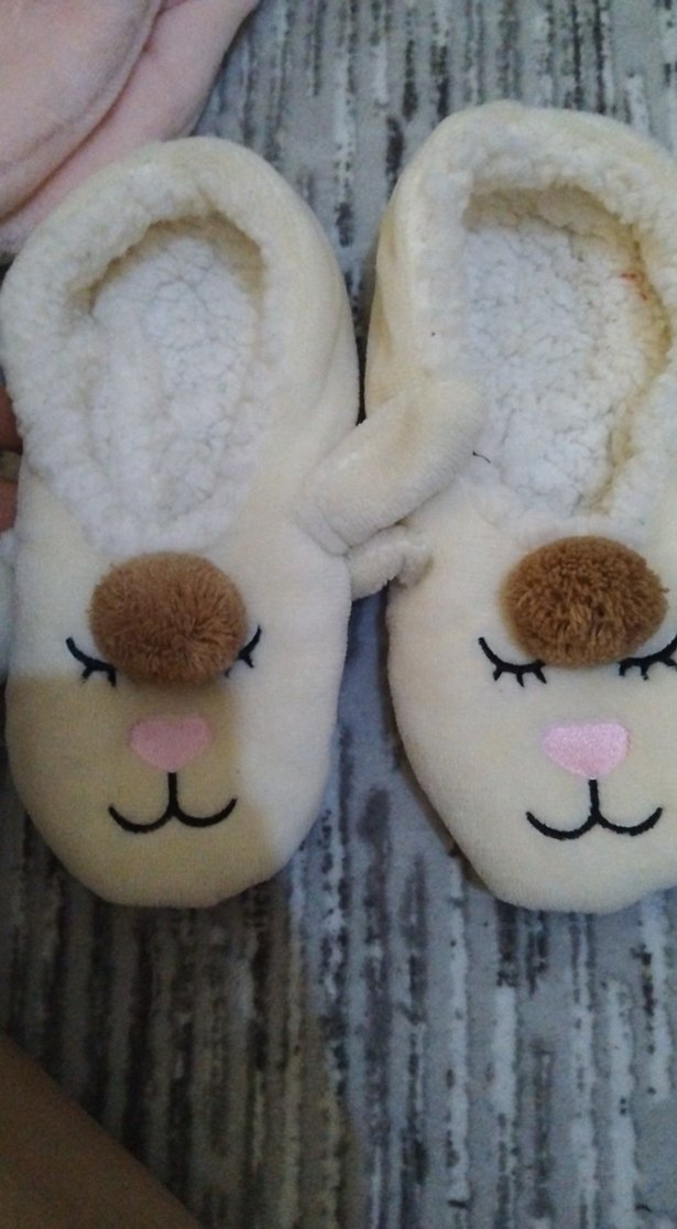 Kızlar için Beyaz Nakışlı Kürklü Ev Terliği - Görsel 3