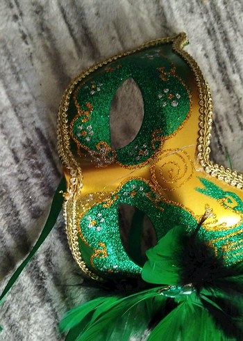 Yeşil Tüylü Karnaval Maskesi - Görsel 2