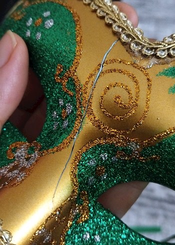 Yeşil Tüylü Karnaval Maskesi - Görsel 3