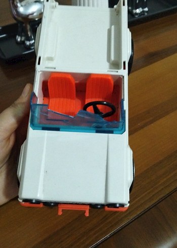 Beyaz Oyuncak Araba - Görsel 2