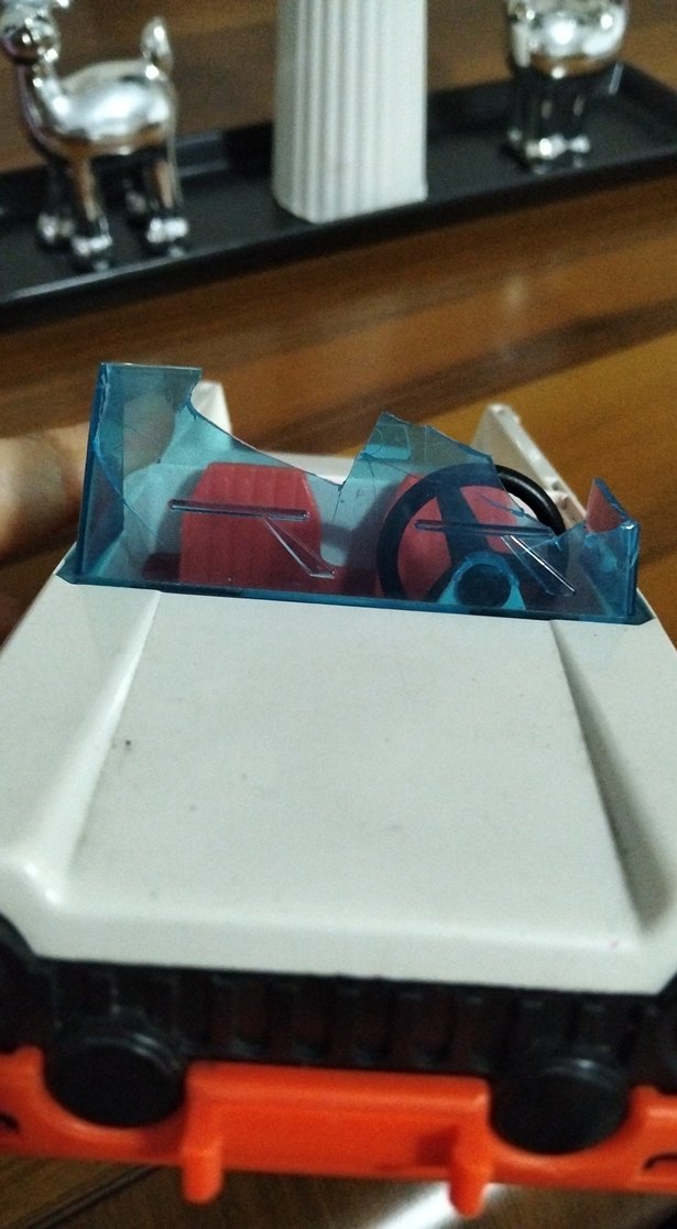 Beyaz Oyuncak Araba - Görsel 5