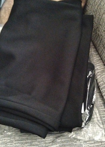 Kadın Siyah Normal Kesim Kumaş Pantolon - Görsel 2