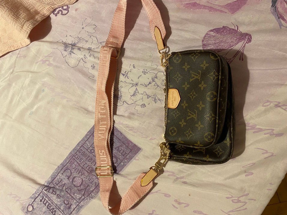 Louis vuitton pembe askili canta - Görsel 3