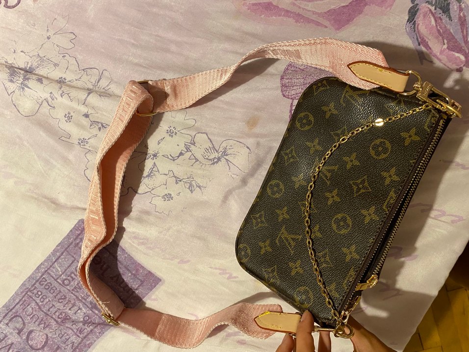 Louis vuitton pembe askili canta - Görsel 4