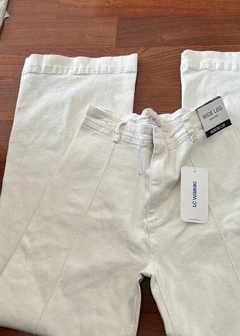 LC Waikiki Kadın Beyaz Geniş Paça Midi Kot Pantolon