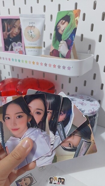 Lesserafim photocard 