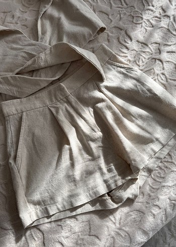 Bej Keten Kısa Tulum V Yakalı - Görsel 3