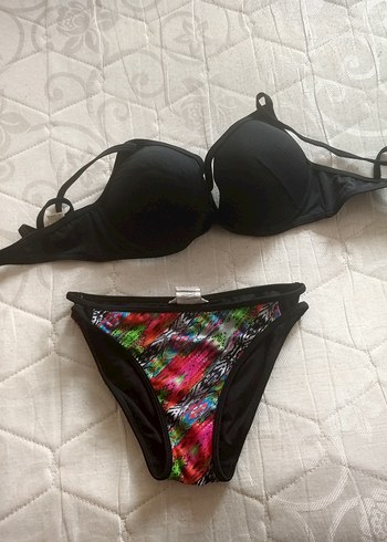 Çok Renkli Bağlamalı Kadın Bikini Takımı
