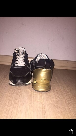 39 Beden siyah Renk Louis Vuitton Spor Ayakkabı