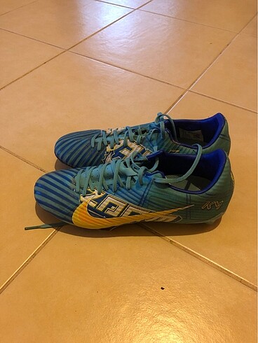 40 Beden mavi Renk Nike krampon 40 numara