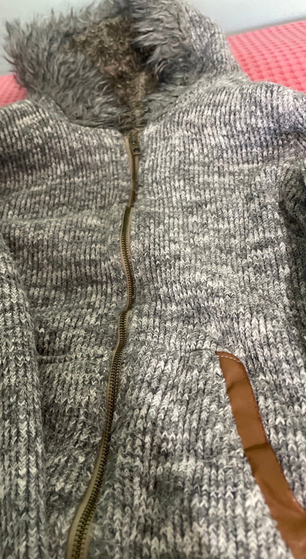 Gri Kapüşonlu Kürklü Örgü Kadın Ceket - Görsel 2