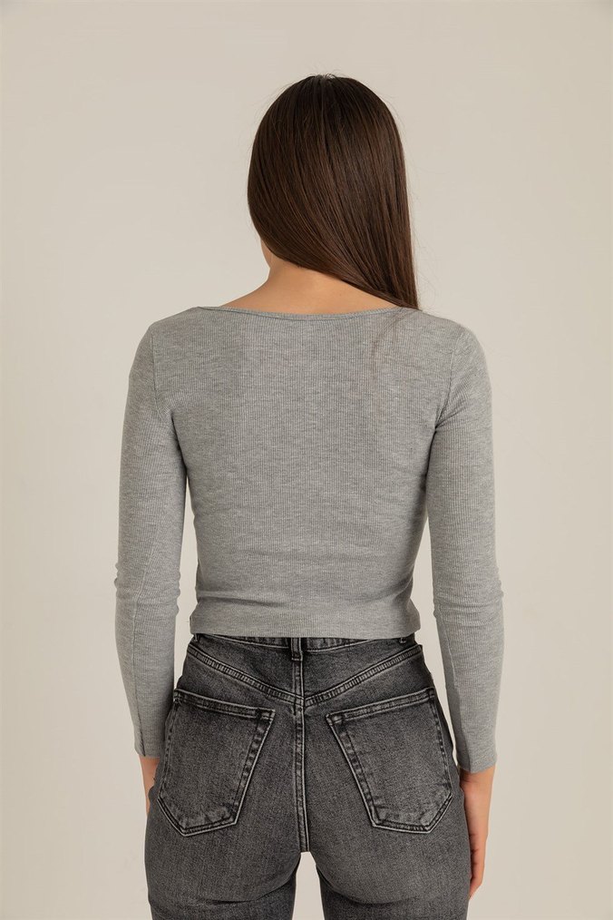 Gri V Yaka Kadın Triko Kazak - Görsel 4