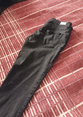 Siyah Fermuarlı Dar Kesim Kadın Midi Kot Pantolon - Görsel 5