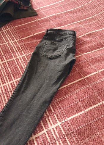 Siyah Fermuarlı Dar Kesim Kadın Midi Kot Pantolon - Görsel 4