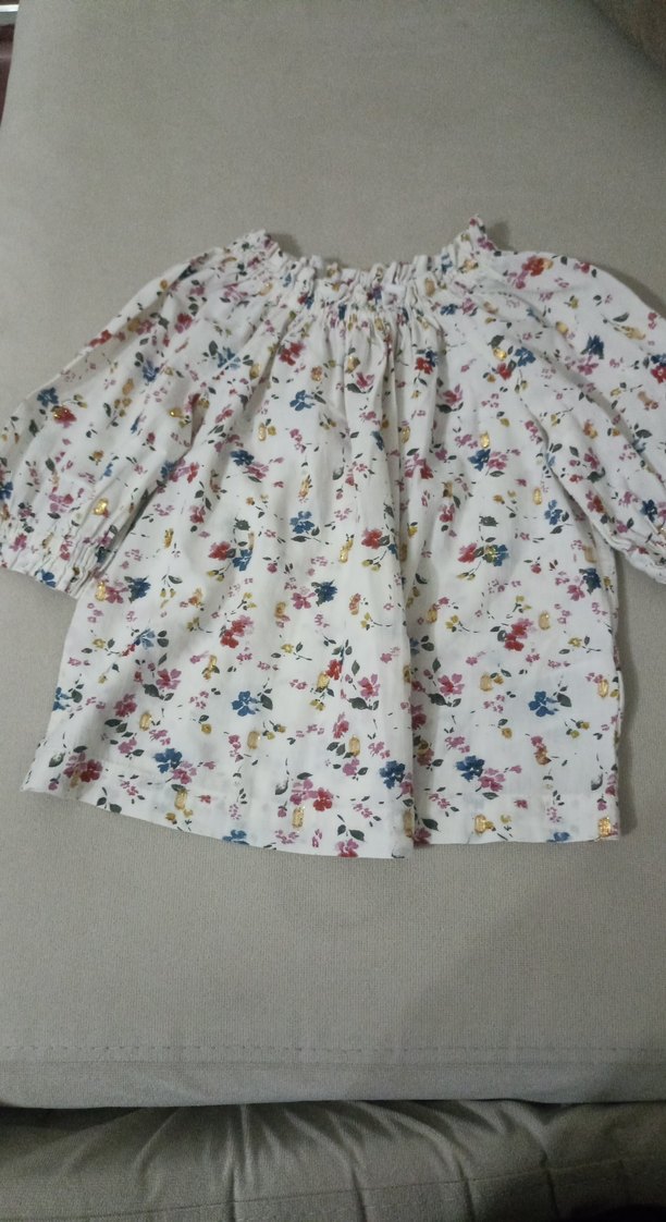 Kız Çocuk Beyaz Çiçekli Fırfırlı Bluz - Görsel 2