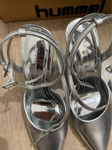 37 Beden gri Renk Bershka Topuklu Ayakkabı Metalik