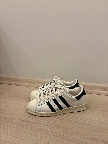 Adidas Superstar 82