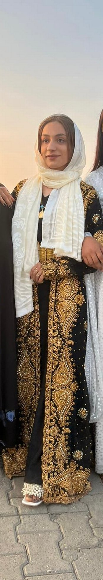 Siyah Altın İşlemeli Kadın Elbisesi - Görsel 2